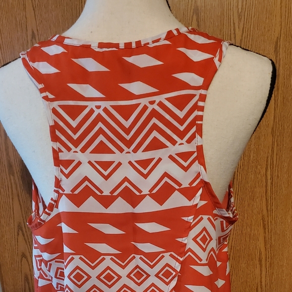 Tank - Picture 2 of 4